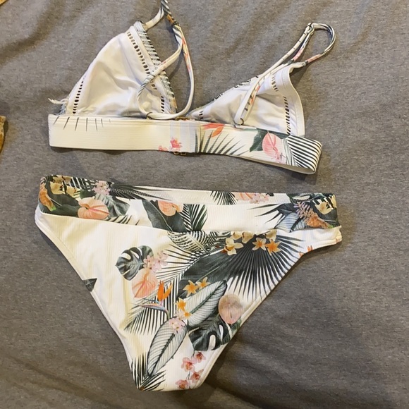 Rip curl bikini - Picture 2 of 2